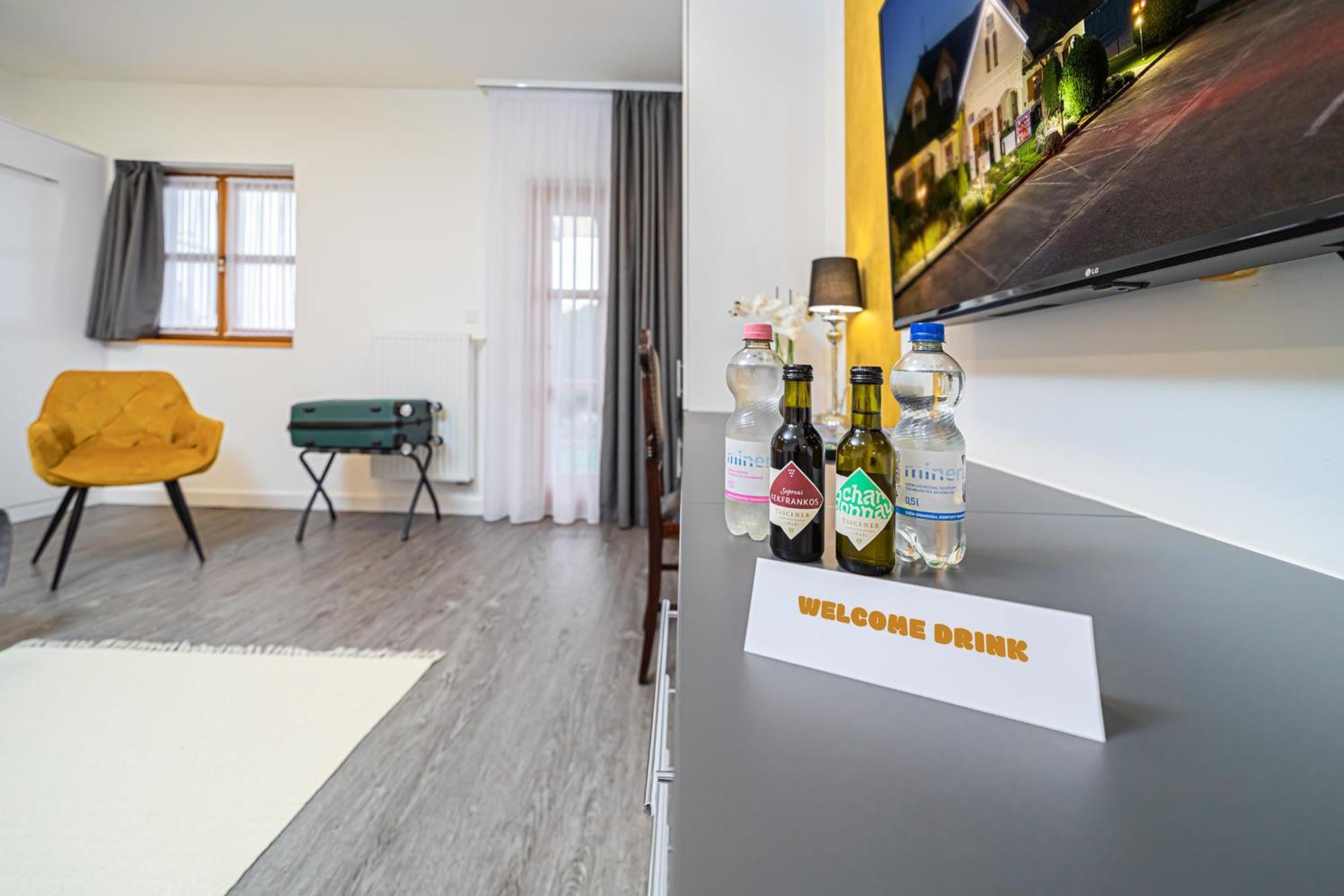 Rigotanya Relax & Wellness Panzio Buekfuerdo酒店 外观 照片