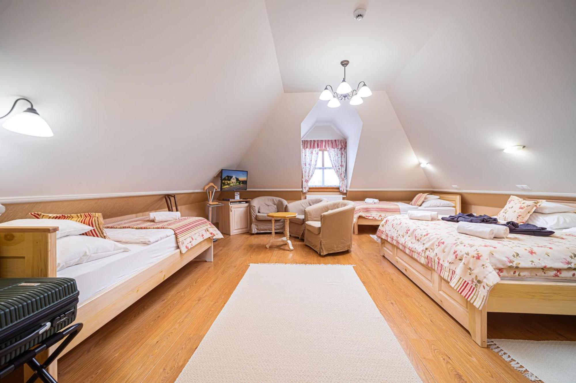 Rigotanya Relax & Wellness Panzio Buekfuerdo酒店 外观 照片